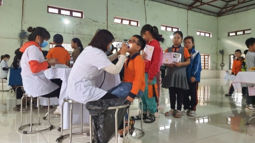 Tổ chức khám sức khỏe cho học sinh năm học 2023-2024