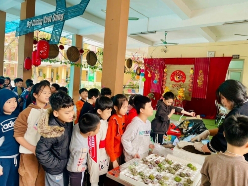 ​​​​​​​ Đổi giấy lấy cây - Xanh trường - Đẹp lớp - Sạch nhà