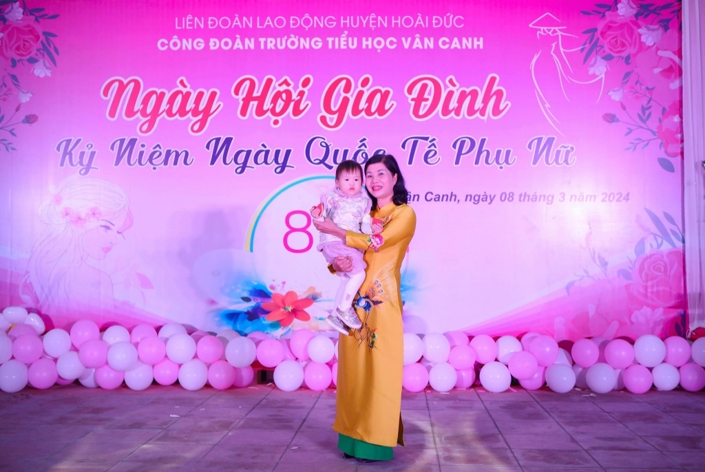 Chào mừng Ngày Quốc tế Phụ nữ 8/3 - Ngày hội gia đình trường Tiểu học Vân Canh lần thứ ba năm 2024