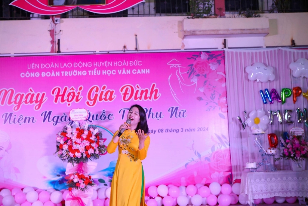 Chào mừng Ngày Quốc tế Phụ nữ 8/3 - Ngày hội gia đình trường Tiểu học Vân Canh lần thứ ba năm 2024