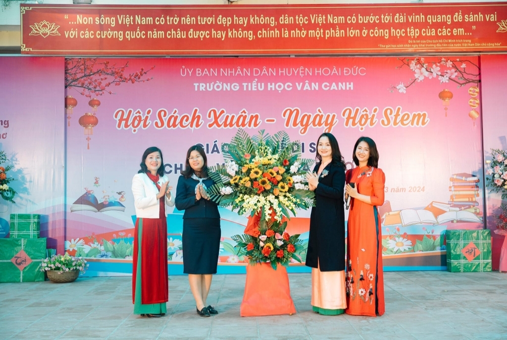 Hội sách xuân - Ngày hội Stem - Giáo dục di sản văn hóa địa phương năm học 2023 - 2024