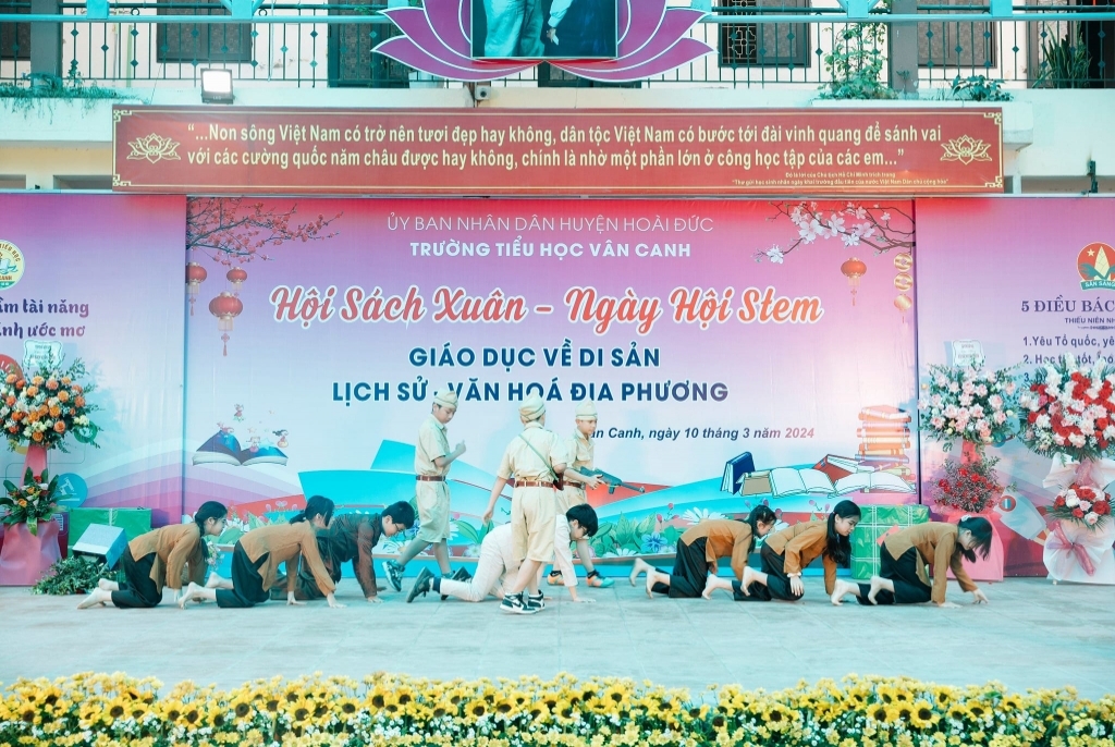 Hội sách xuân - Ngày hội Stem - Giáo dục di sản văn hóa địa phương năm học 2023 - 2024