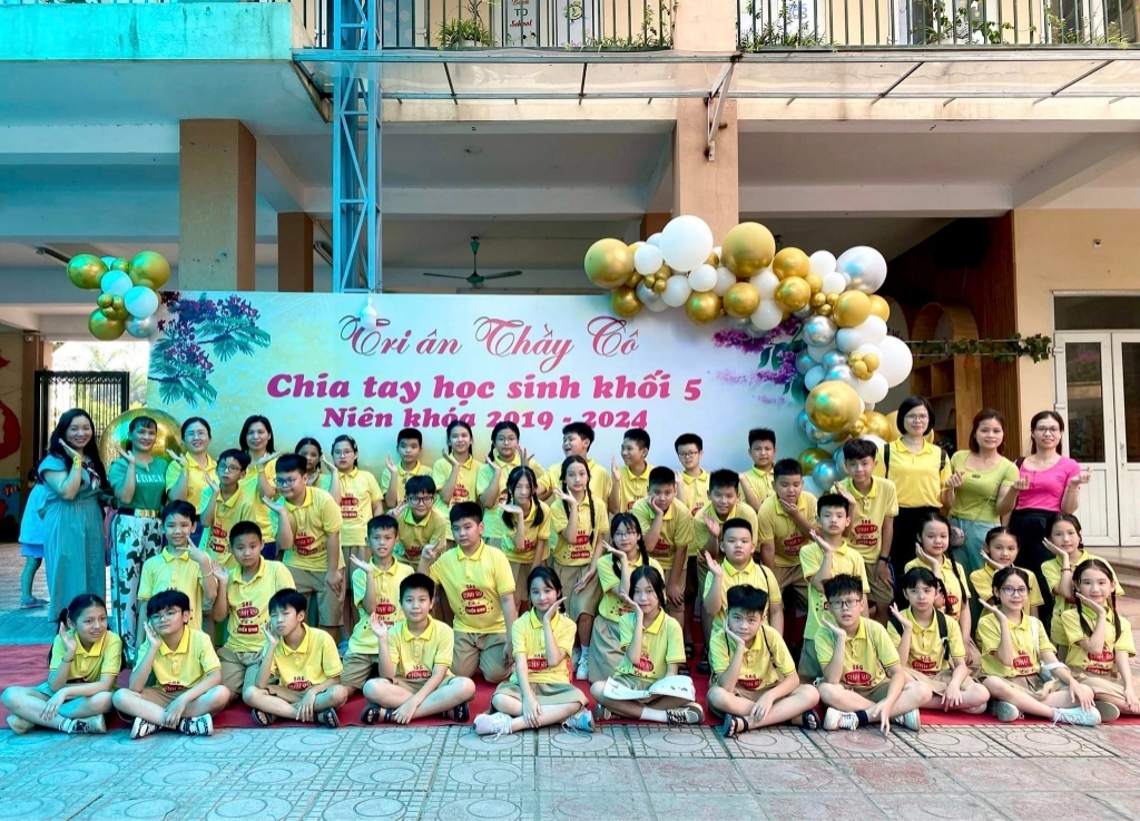 Gala tri ân thầy cô - Chia tay học sinh khối 5 trường Tiểu học Vân Canh năm học 2023 - 2024