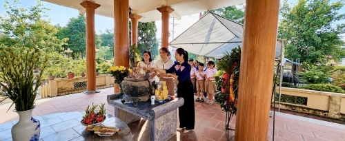 Trường Tiểu học Vân Canh nhớ ơn Bác và sự hy sinh của các anh hùng, thương binh, liệt sĩ.
