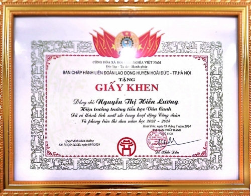 Công đoàn trường nhận Bằng khen \