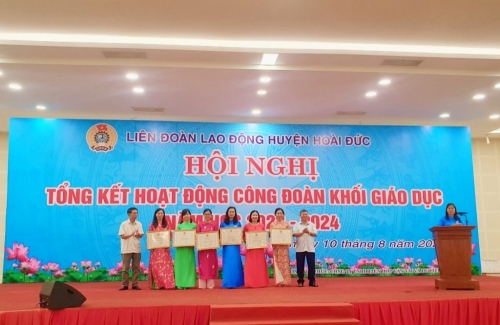 Công đoàn trường nhận Bằng khen 