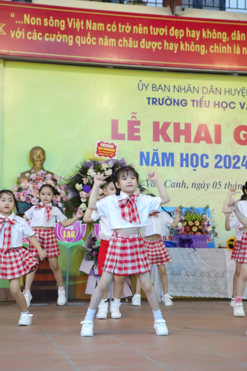 Trường tiểu học Vân Canh tổ chức khai giảng năm học mới 2024-2025