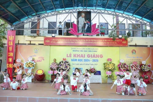 Trường tiểu học Vân Canh tổ chức khai giảng năm học mới 2024-2025