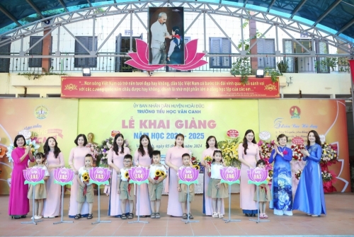 Trường tiểu học Vân Canh tổ chức khai giảng năm học mới 2024-2025