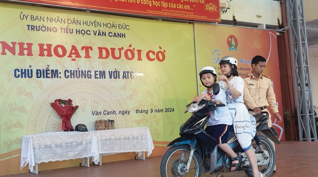 Chúng em với an toàn giao thông năm học 2024-2025