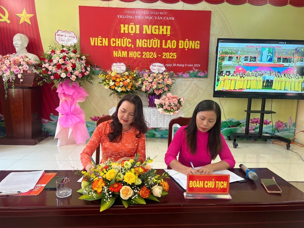 Trường Tiểu học Vân Canh tổ chức Hội nghị viên chức - người lao động năm học 2024-2025