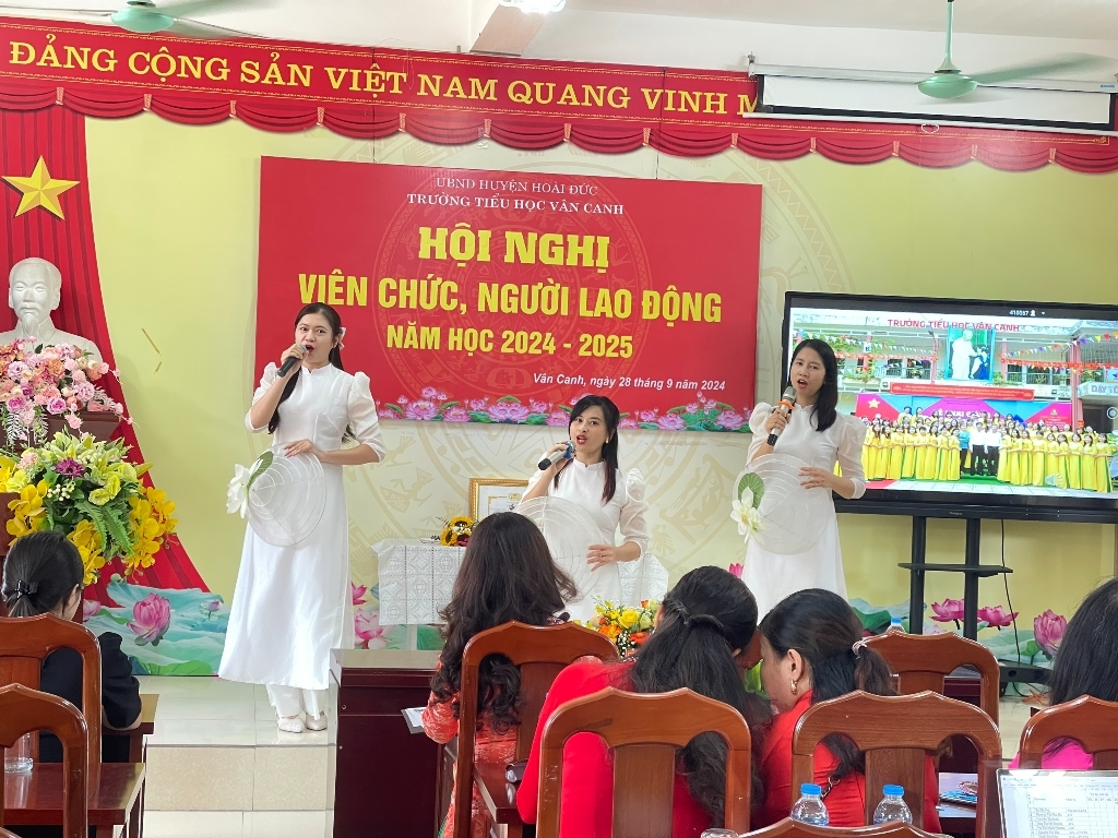 Trường Tiểu học Vân Canh tổ chức Hội nghị viên chức - người lao động năm học 2024-2025