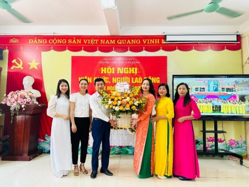 Trường Tiểu học Vân Canh tổ chức Hội nghị viên chức - người lao động năm học 2024-2025