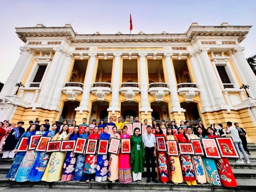 Trường Tiểu học Vân Canh tham dự \