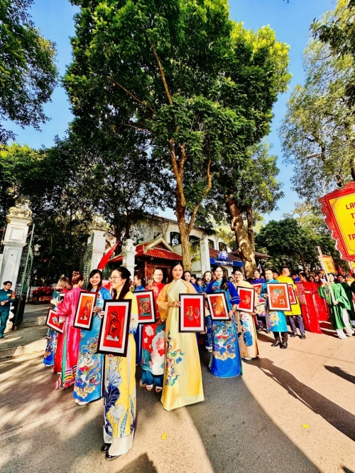 Trường Tiểu học Vân Canh tham dự \