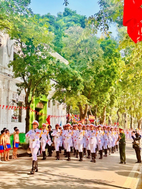 Trường Tiểu học Vân Canh tham dự \