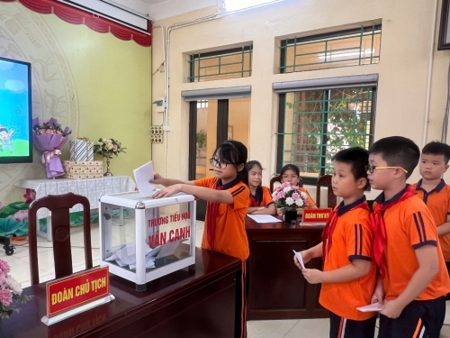 Đại hội Liên Đội trường Tiểu học Vân Canh năm học 2024-2025