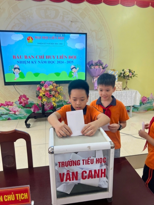 Đại hội Liên Đội trường Tiểu học Vân Canh năm học 2024-2025