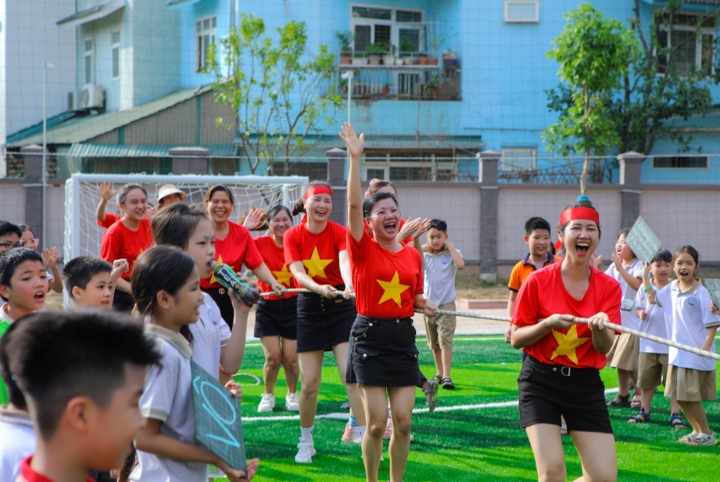 Trường Tiểu học Vân Canh tổ chức giải thể thao chào mừng Ngày Phụ nữ Việt Nam 20/10