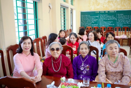 Trường Tiểu học Vân Canh tổ chức kỷ niệm ngày Nhà giáo Việt Nam 20/11
