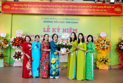 Trường Tiểu học Vân Canh tổ chức kỷ niệm ngày Nhà giáo Việt Nam 20/11