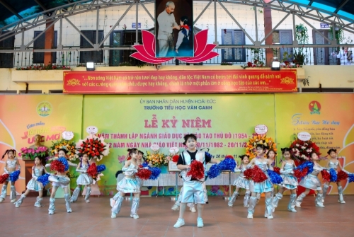 Trường Tiểu học Vân Canh tổ chức kỷ niệm ngày Nhà giáo Việt Nam 20/11