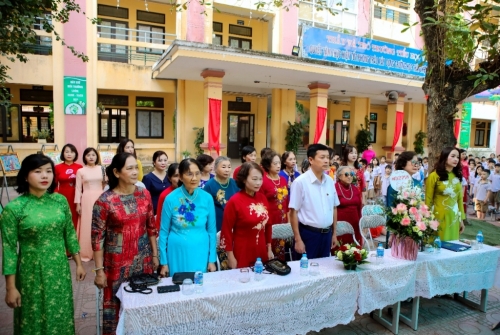 Trường Tiểu học Vân Canh tổ chức kỷ niệm ngày Nhà giáo Việt Nam 20/11