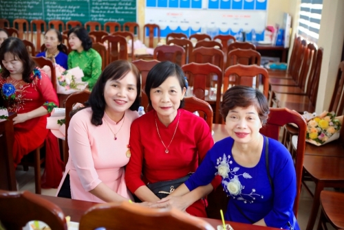 Trường Tiểu học Vân Canh tổ chức kỷ niệm ngày Nhà giáo Việt Nam 20/11