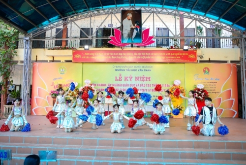 Trường Tiểu học Vân Canh tổ chức kỷ niệm ngày Nhà giáo Việt Nam 20/11