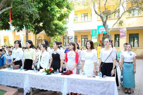 Trường Tiểu học Vân Canh tổ chức kỷ niệm ngày Nhà giáo Việt Nam 20/11