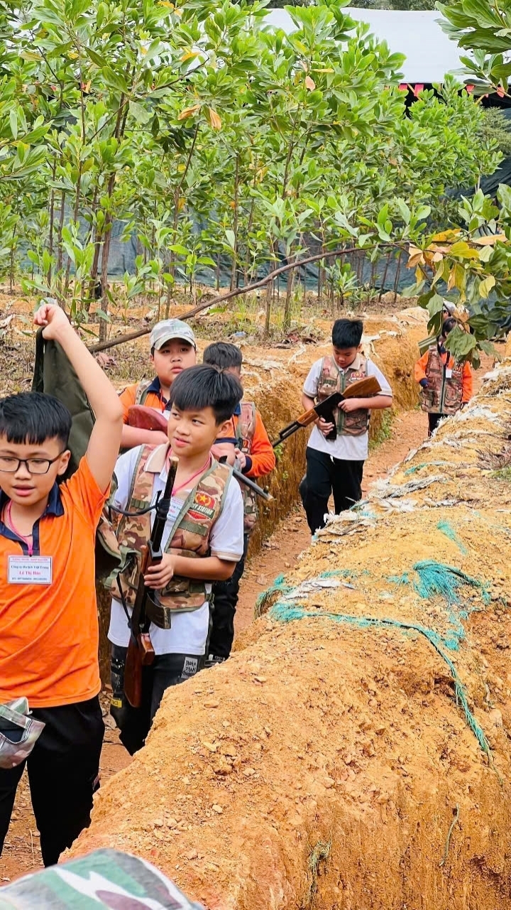 Trường Tiểu học Vân Canh tổ chức hoạt động ngoại khóa cho học sinh