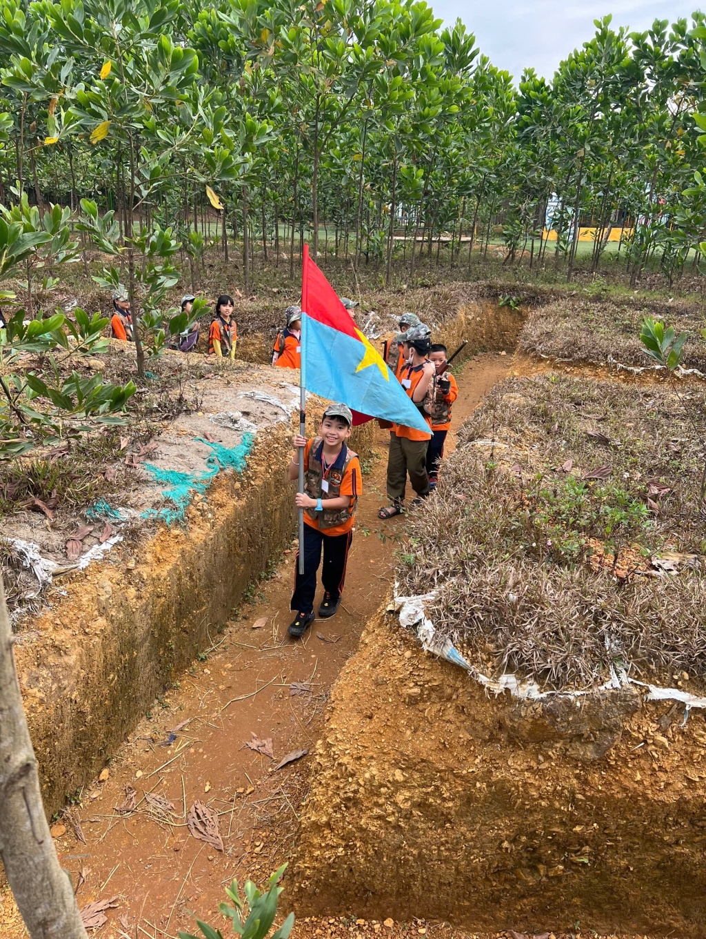 Trường Tiểu học Vân Canh tổ chức hoạt động ngoại khóa cho học sinh