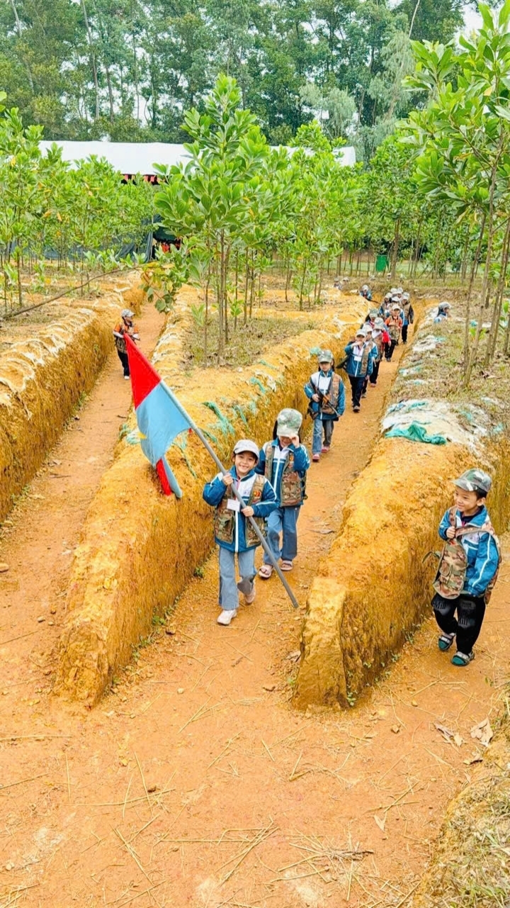 Trường Tiểu học Vân Canh tổ chức hoạt động ngoại khóa cho học sinh