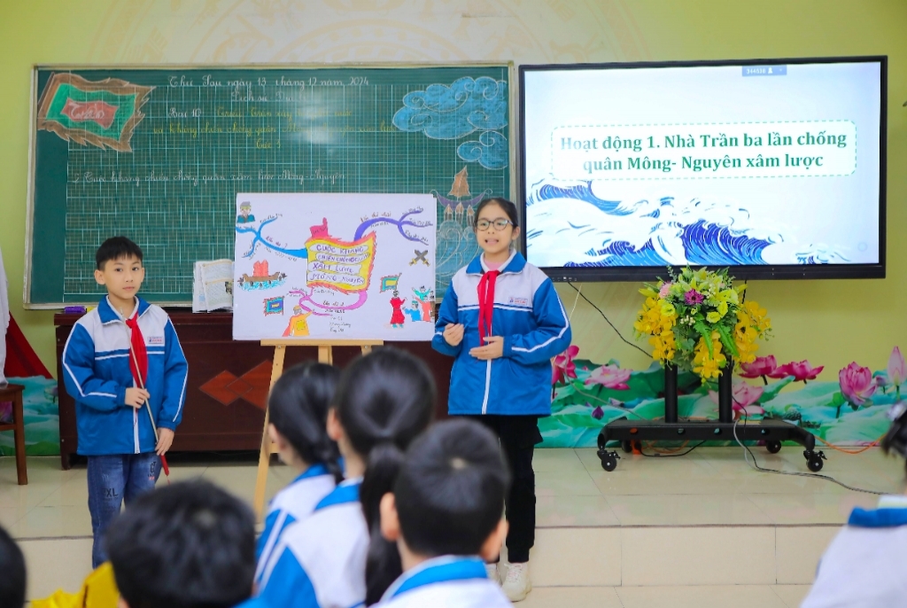 Trường Tiểu học Vân Canh tổ chức chuyên đề Lịch sử - Địa lí lớp 5 cụm chuyên môn số 2