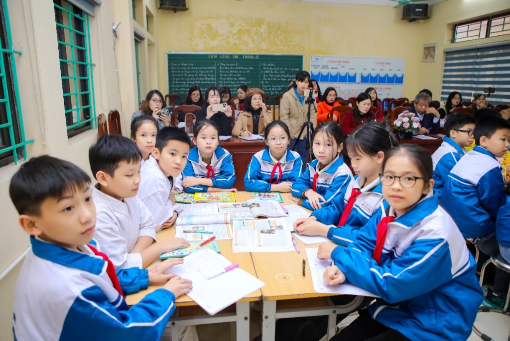 Trường Tiểu học Vân Canh tổ chức chuyên đề Lịch sử - Địa lí lớp 5 cụm chuyên môn số 2