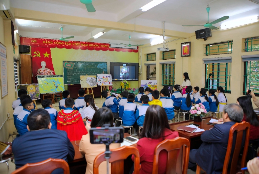 Trường Tiểu học Vân Canh tổ chức chuyên đề Lịch sử - Địa lí lớp 5 cụm chuyên môn số 2