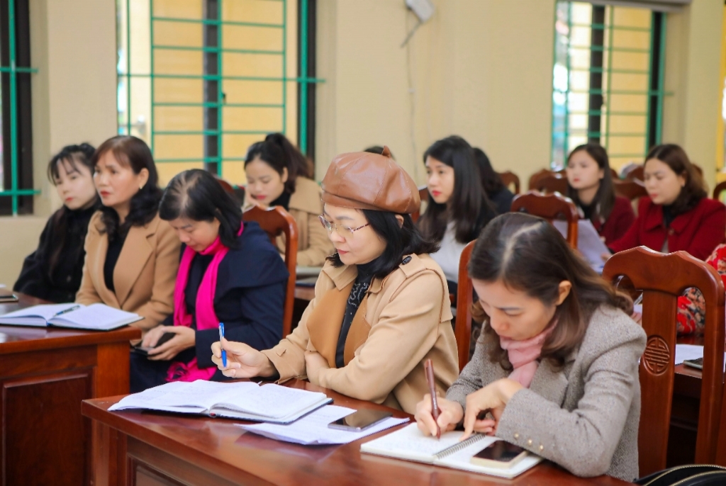 Trường Tiểu học Vân Canh tổ chức chuyên đề Lịch sử - Địa lí lớp 5 cụm chuyên môn số 2