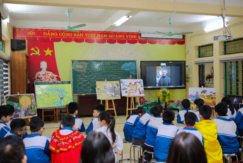 Trường Tiểu học Vân Canh tổ chức chuyên đề Lịch sử - Địa lí lớp 5 cụm chuyên môn số 2