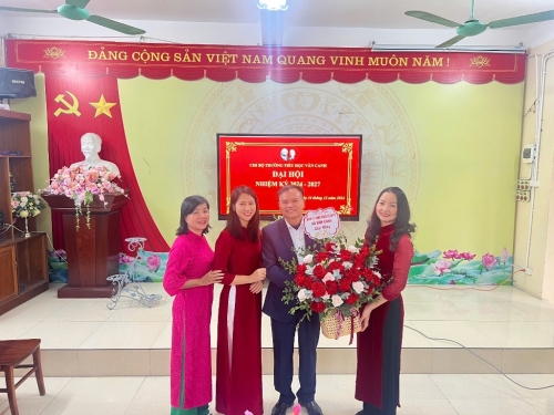 Chi bộ Trường Tiểu học Vân Canh tổ chức Đại hội nhiệm kỳ 2024 - 2027