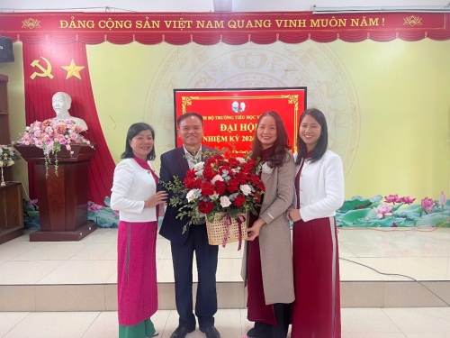 Chi bộ Trường Tiểu học Vân Canh tổ chức Đại hội nhiệm kỳ 2024 - 2027