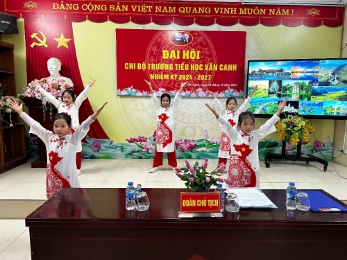 Chi bộ Trường Tiểu học Vân Canh tổ chức Đại hội nhiệm kỳ 2024 - 2027