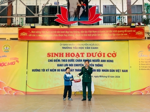 Trường Tiểu học Vân Canh tổ chức giao lưu, nói chuyện nhân kỷ niệm 80 ngày TL QĐND Việt Nam 22/12
