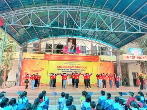 Trường Tiểu học Vân Canh tổ chức giao lưu, nói chuyện nhân kỷ niệm 80 ngày TL QĐND Việt Nam 22/12