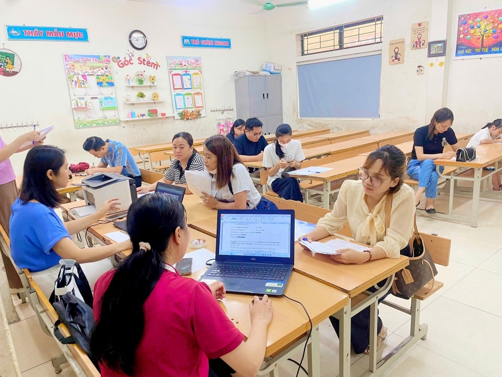 Trường Tiểu học Vân Canh thực hiện công tác tuyển sinh vào lớp 1, năm học 2025 - 2026
