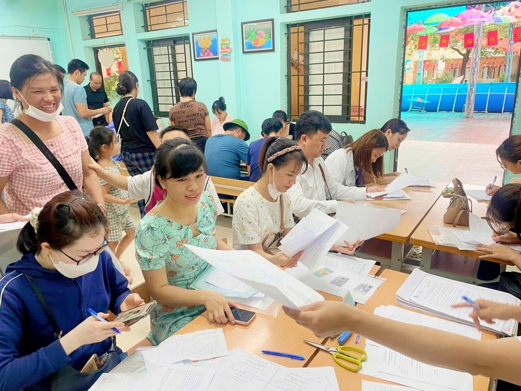 Trường Tiểu học Vân Canh thực hiện công tác tuyển sinh vào lớp 1, năm học 2025 - 2026