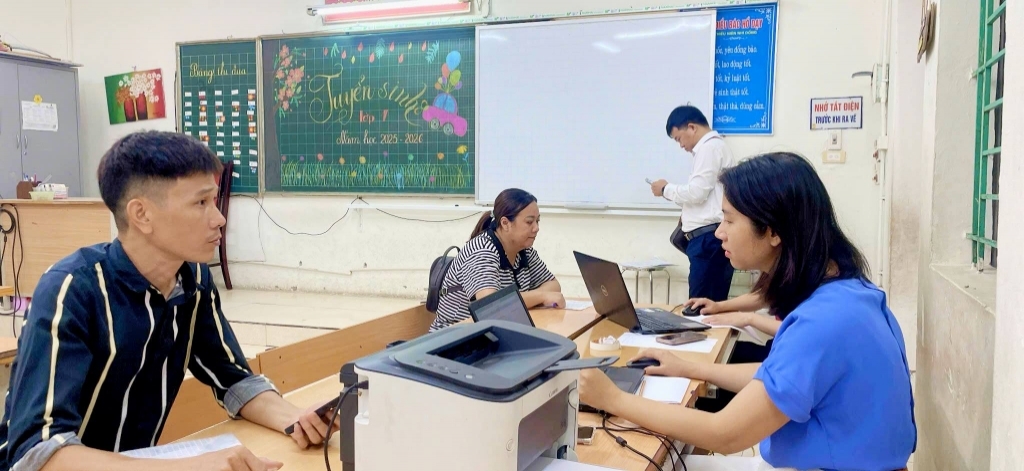 Trường Tiểu học Vân Canh thực hiện công tác tuyển sinh vào lớp 1, năm học 2025 - 2026
