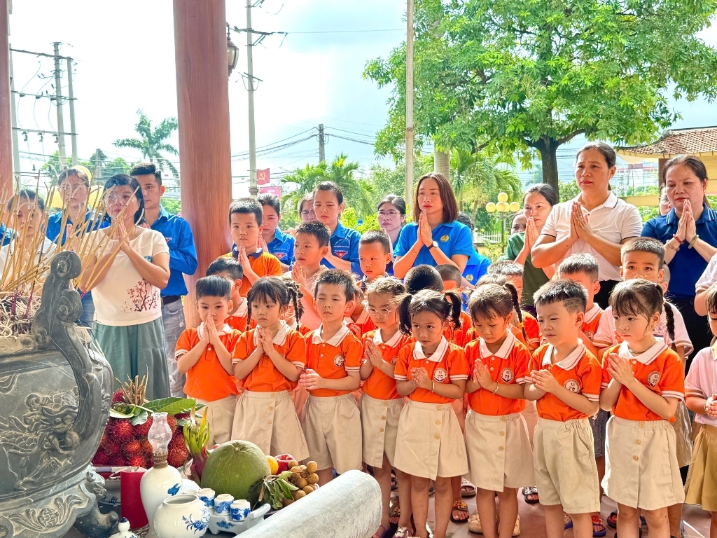 Kỉ niệm 78 năm ngày Thương binh - Liệt sĩ 27/7 - Có một bài ca không bao giờ quên