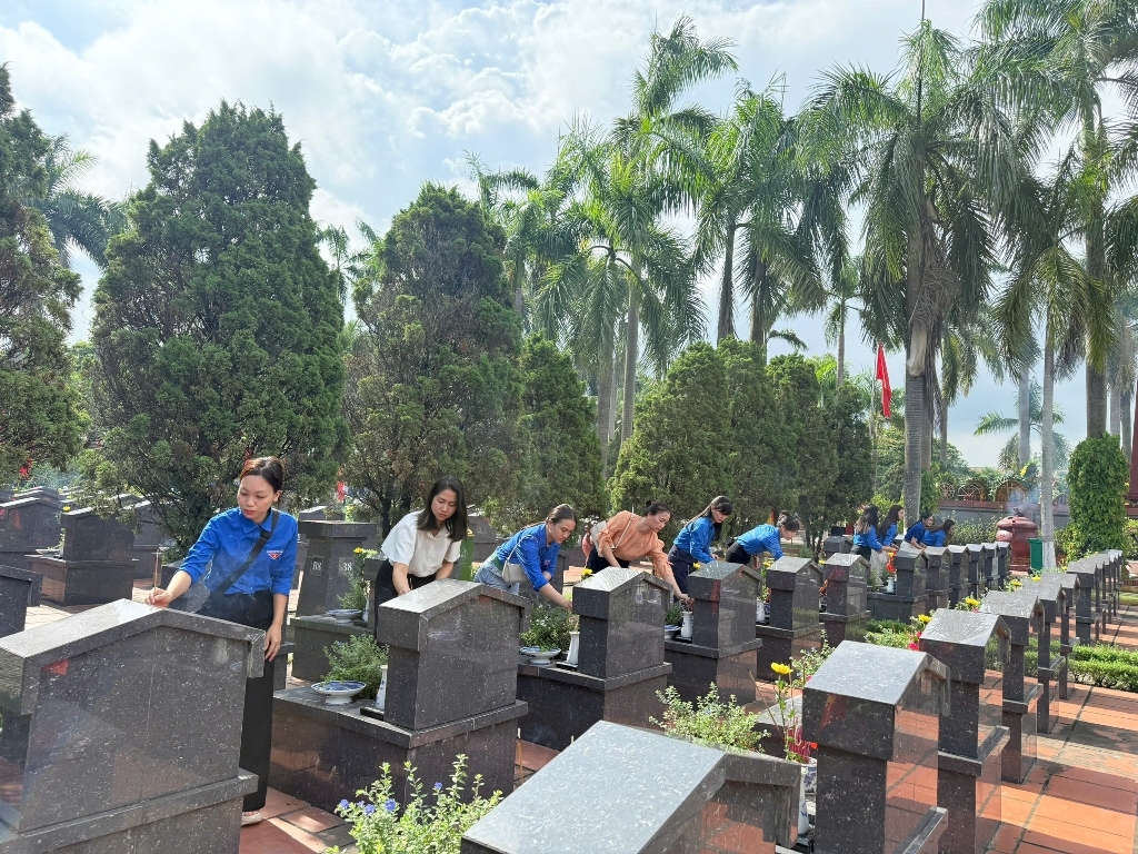 Kỉ niệm 78 năm ngày Thương binh - Liệt sĩ 27/7 - Có một bài ca không bao giờ quên