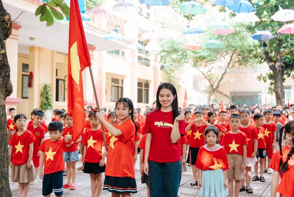 Rực rỡ màu cờ chào mừng 80 năm Quốc khánh nước CHXHCN Việt Nam (02/9/1945-02/9/2025)
