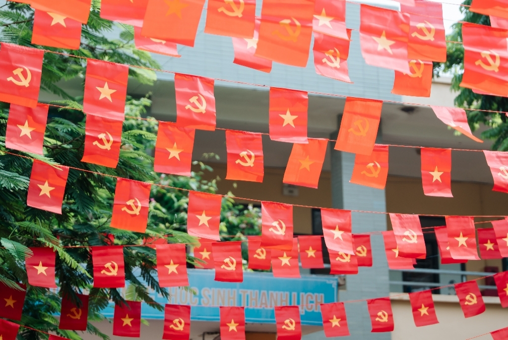 Rực rỡ màu cờ chào mừng 80 năm Quốc khánh nước CHXHCN Việt Nam (02/9/1945-02/9/2025)